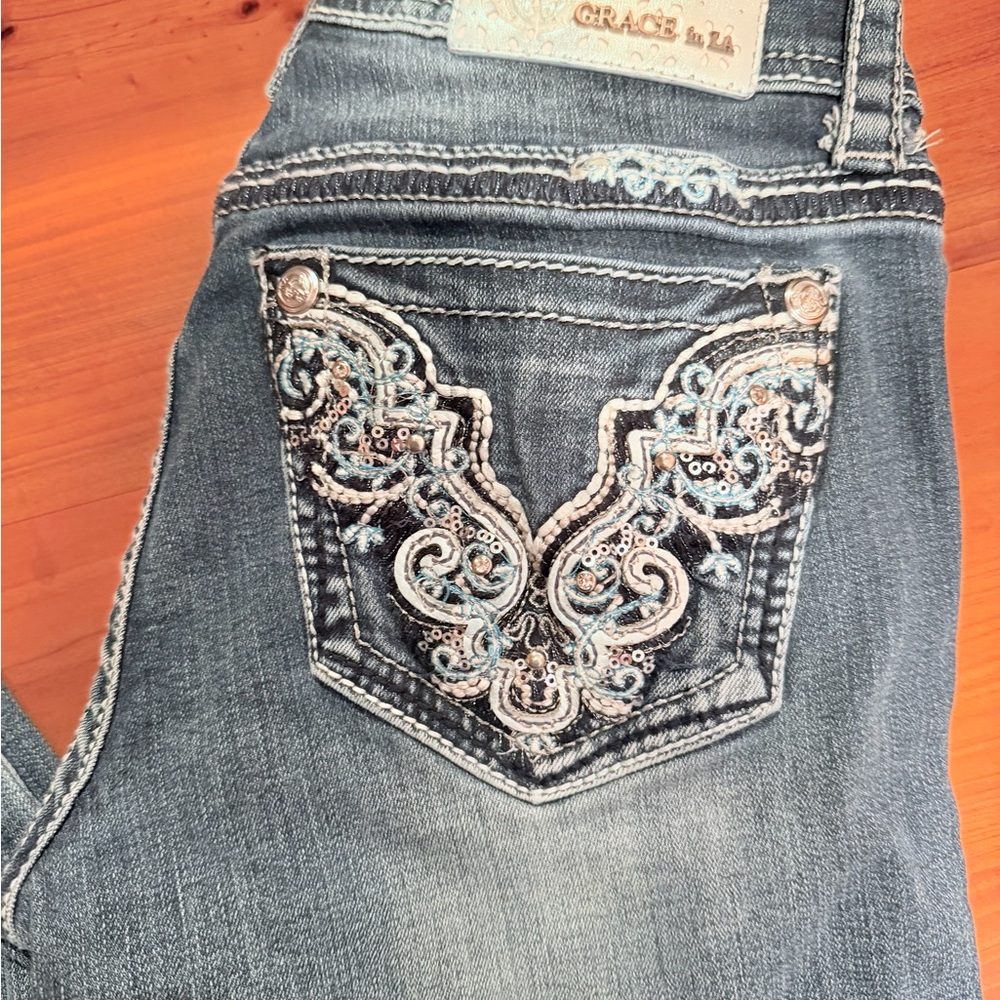Grace Women's Denim Skinny Jeans with Intricate Embroidery